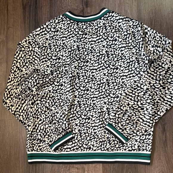 Kori America Women’s Leopard Zip-Up Shirt (Large) - Picture 7 of 8